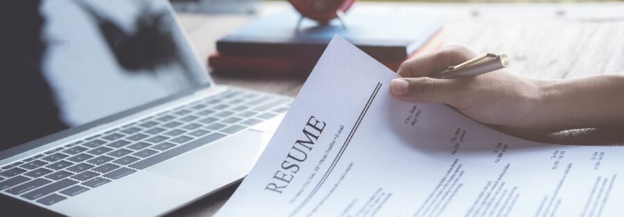 Resume Writing Tips for Overseas Jobs in Gulf Countries